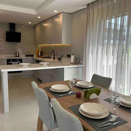 Antalya Belek'te Oezel Havuzlu Sitesi Villa Belek