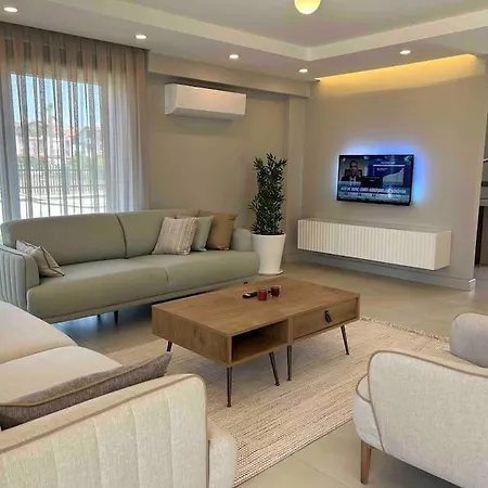 Antalya Belek'te Oezel Havuzlu Sitesi