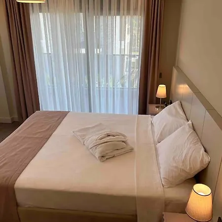 Antalya Belek'te Oezel Havuzlu Sitesi Villa Belek