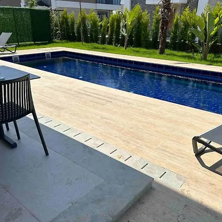 Antalya Belek'te Oezel Havuzlu Sitesi Villa Belek