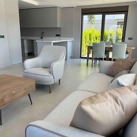 Antalya Belek'te Oezel Havuzlu Sitesi ヴィラ *