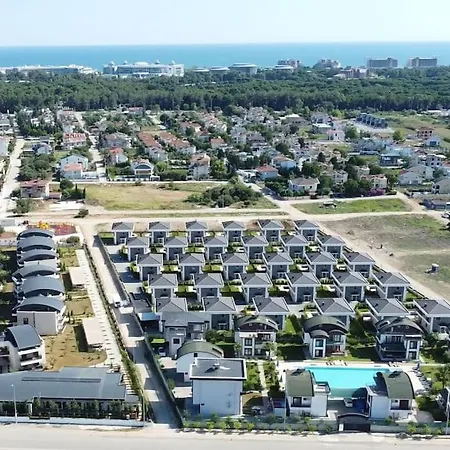 ヴィラ Antalya Belek'te Oezel Havuzlu Sitesi