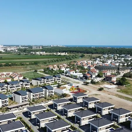 ヴィラ Antalya Belek'te Oezel Havuzlu Sitesi *
